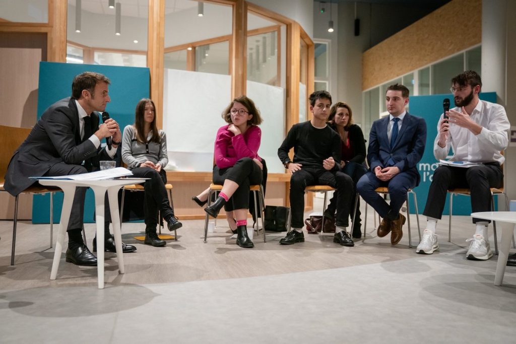 Pour vous, Natacha, Margot, Arthur, Florian, Jérémy, pour tous ceux qui vivent avec des troubles du neurodéveloppement, notre stratégie nationale sera là pour vous accompagner et respecter vos choix avec une approche humaine et individualisée.