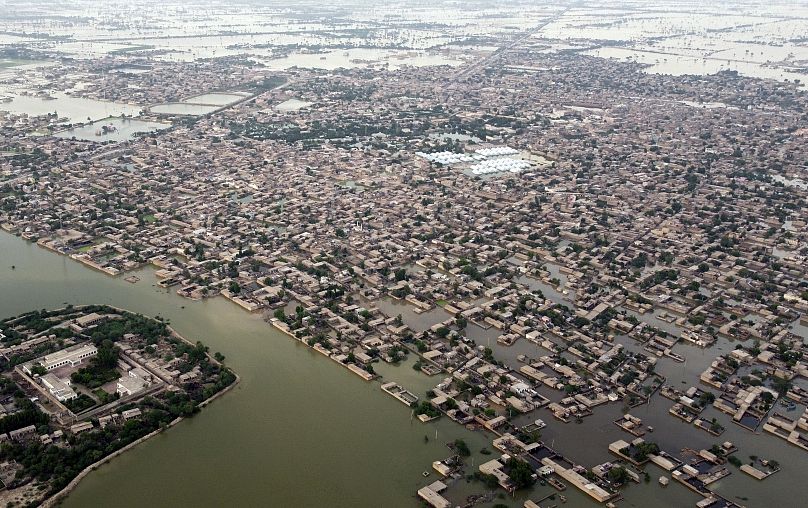 Les inondations au Pakistan en 2022 ont causé environ 13,6 milliards d’euros de dégâts et 13,8 milliards d’euros de pertes économiques.