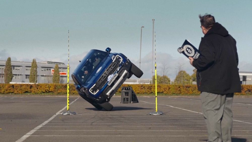 Sauts périlleux, sauts pogo et cascades à deux roues pour la Journée mondiale des records Guinness