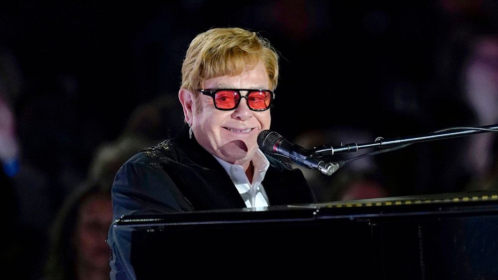 Sir Elton John au Parlement britannique : le vainqueur des prochaines élections peut contribuer à éradiquer le sida d'ici 2030