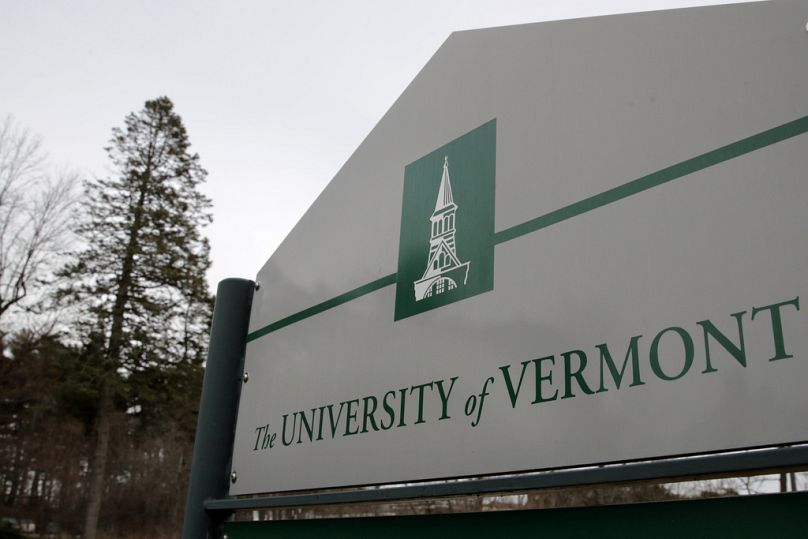 Un panneau sur le campus de l'Université du Vermont à Burlington.