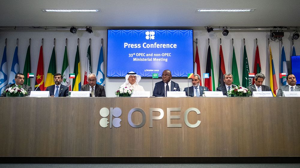 Réunion OPEP+ : la Russie et l’Arabie saoudite prolongent leurs réductions de production pétrolière