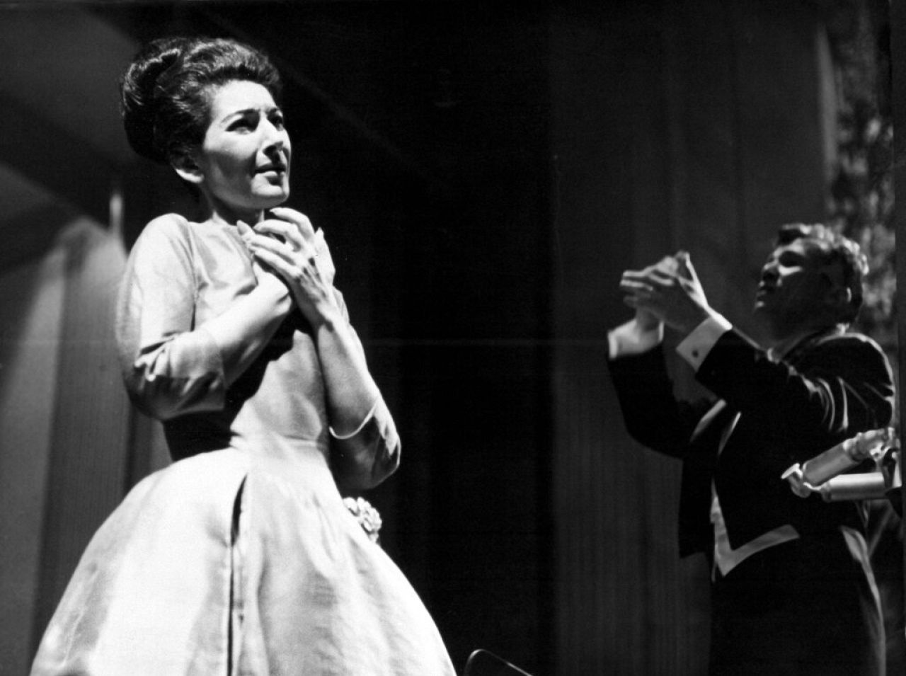 Callas chante au Théâtre des Champs Elysées à Paris, France, sous la direction du Maestro Georges Pretre, le 5 juin 1963.