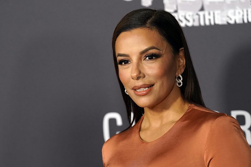 Eva Longoria participe à la célébration du cinéma et de la télévision de la Critics Choice Association : hommage aux réalisations des Noirs, des Latinos et de l'AAPI