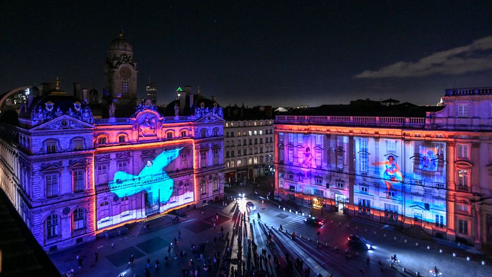 La menace terroriste nécessite une sécurité renforcée mais n'atténuera pas la fête des lumières de Lyon