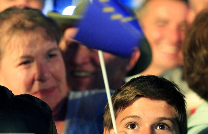 Des foules participent aux célébrations marquant l'entrée de la Croatie dans l'Union européenne, sur la place centrale de Zagreb, juin 2013.