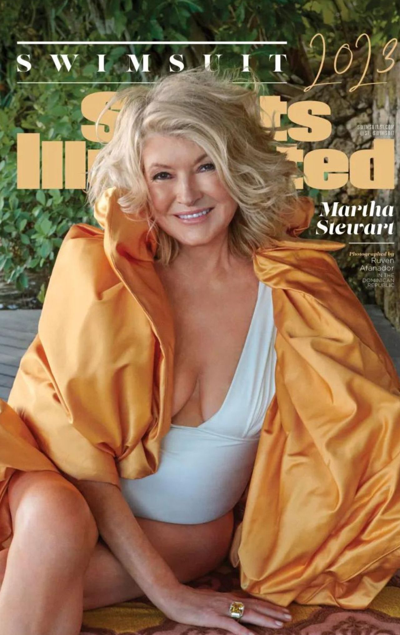 Martha Stewart, à 81 ans, est entrée dans l'histoire en tant que personne la plus âgée à poser pour la couverture du maillot de bain de Sports Illustrated.