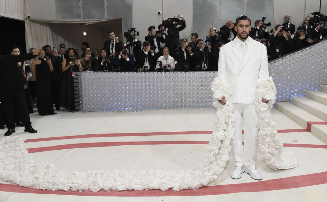 Bad Bunny participe au gala-bénéfice du Costume Institute du Metropolitan Museum of Art, le lundi 1er mai 2023, à New York.