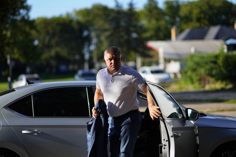 Le Premier ministre slovaque et chef du parti de gauche Smer, Robert Fico, arrive à un rassemblement électoral à Michalovce, en septembre 2023.