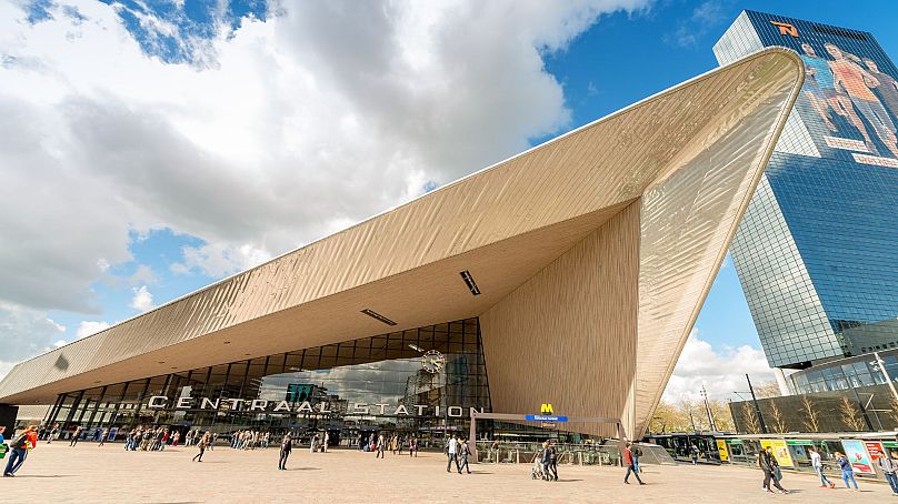 Gare centrale de Rotterdam à Rotterdam, aux Pays-Bas.