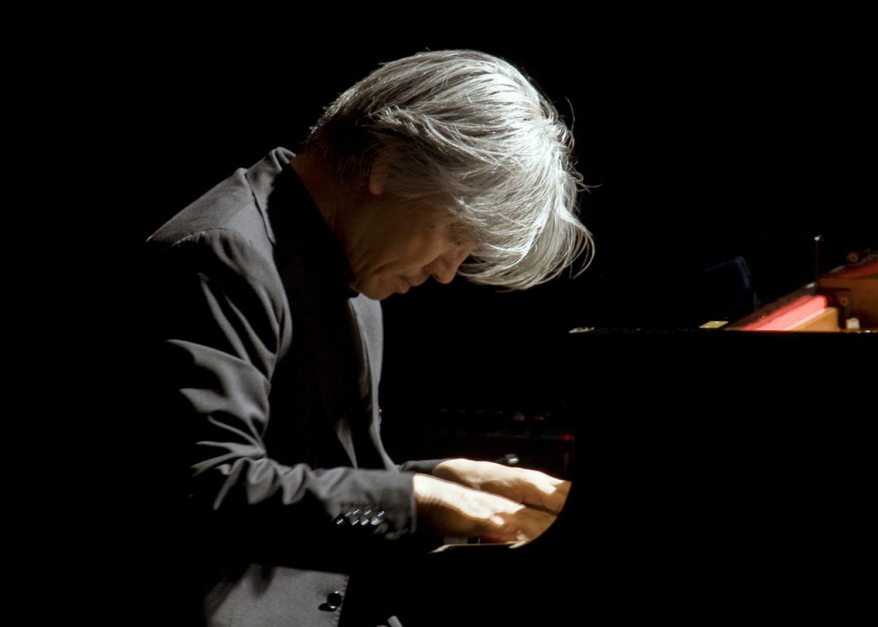 Le maestro Ryuichi Sakamoto se produit à l'Auditorium de Rome, le mercredi 28 octobre 2009.