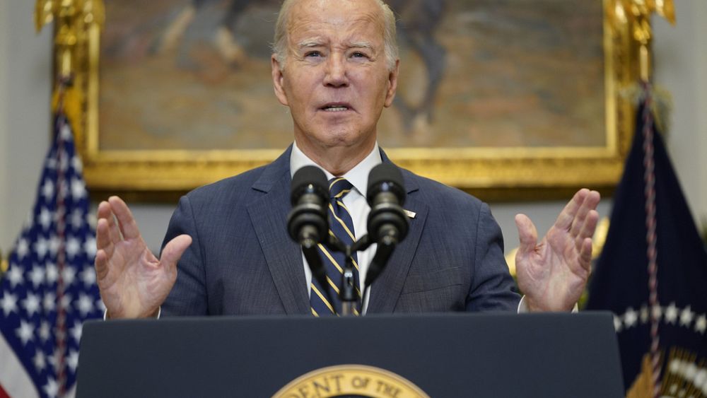 Biden exhorte le Congrès à adopter le programme d'aide à l'Ukraine tout en exprimant son ouverture aux changements à la frontière mexicaine