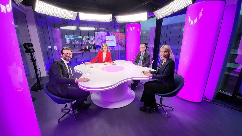 Host Méabh Mc Mahon with Belgian MEP Philippe Lamberts, Dr Antonios Nestoras and Marta Barandiy