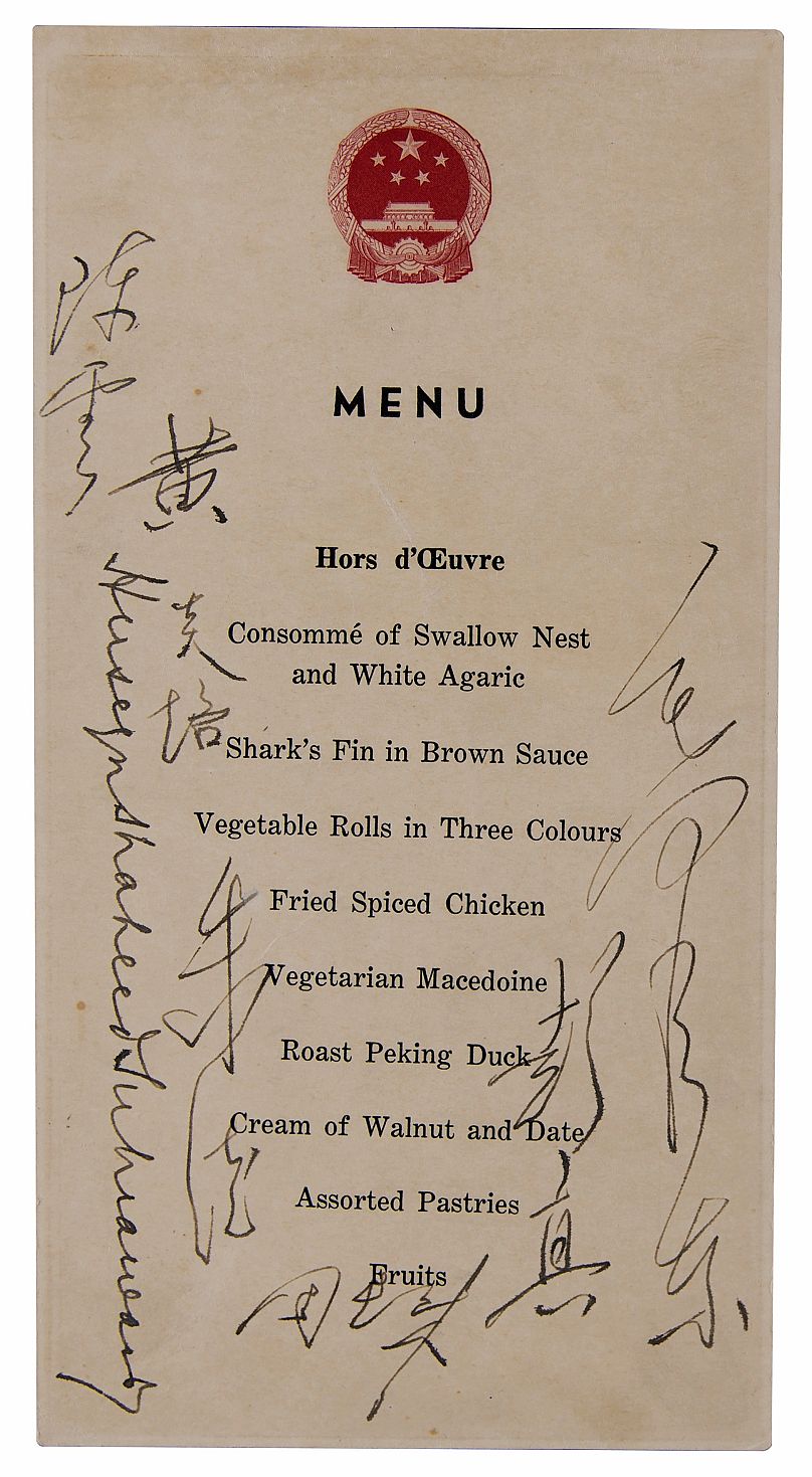Un menu signé Mao Zedong vendu aux enchères pour un quart de million d'euros