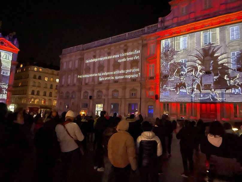 «Une technologie émergente peut entraîner la création d'une nouvelle forme d'art.  Avec la démocratisation de l'IA générative, qui seront les nouveaux visionnaires ?  dit l'affichage.