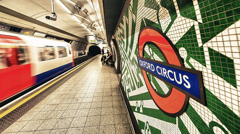 Les stations de métro très fréquentées de Londres, comme Oxford Circus, sont des lieux privilégiés pour les vols à la tire.