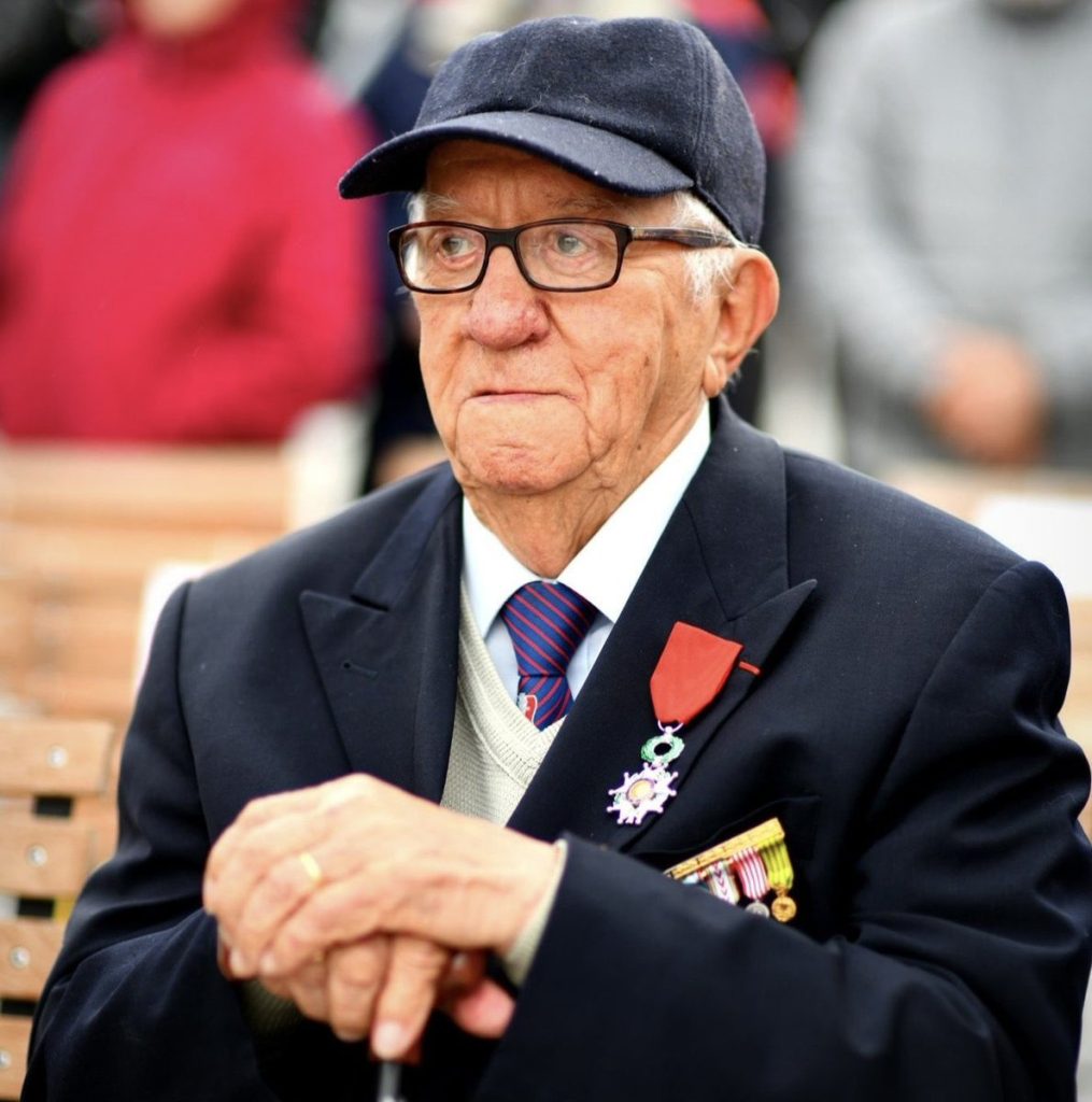 Michel Cherrier nous a quittés.

Rescapé des geôles franquistes, il s'engage au sein des Forces navales françaises libres. Il participe au débarquement de Provence dont nous commémorerons les 80 ans cette année. Nous penserons à lui et ses camarades.

Condoléances à ses proches.