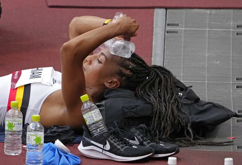 Nafissatou Thiam, de Belgique, tente de garder son sang-froid lors du saut en hauteur de l'heptathlon aux Jeux olympiques d'été du 4 août 2021 à Tokyo, au Japon.