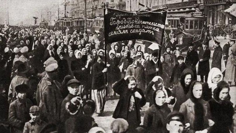 Manifestantes à Petrograd le 8 mars 1917
