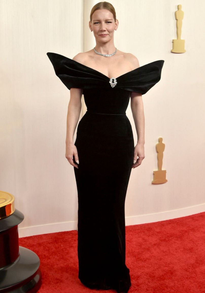 Sandra Hüller arrive à la cérémonie des Oscars, le dimanche 10 mars 2024, au Dolby Theatre de Los Angeles.