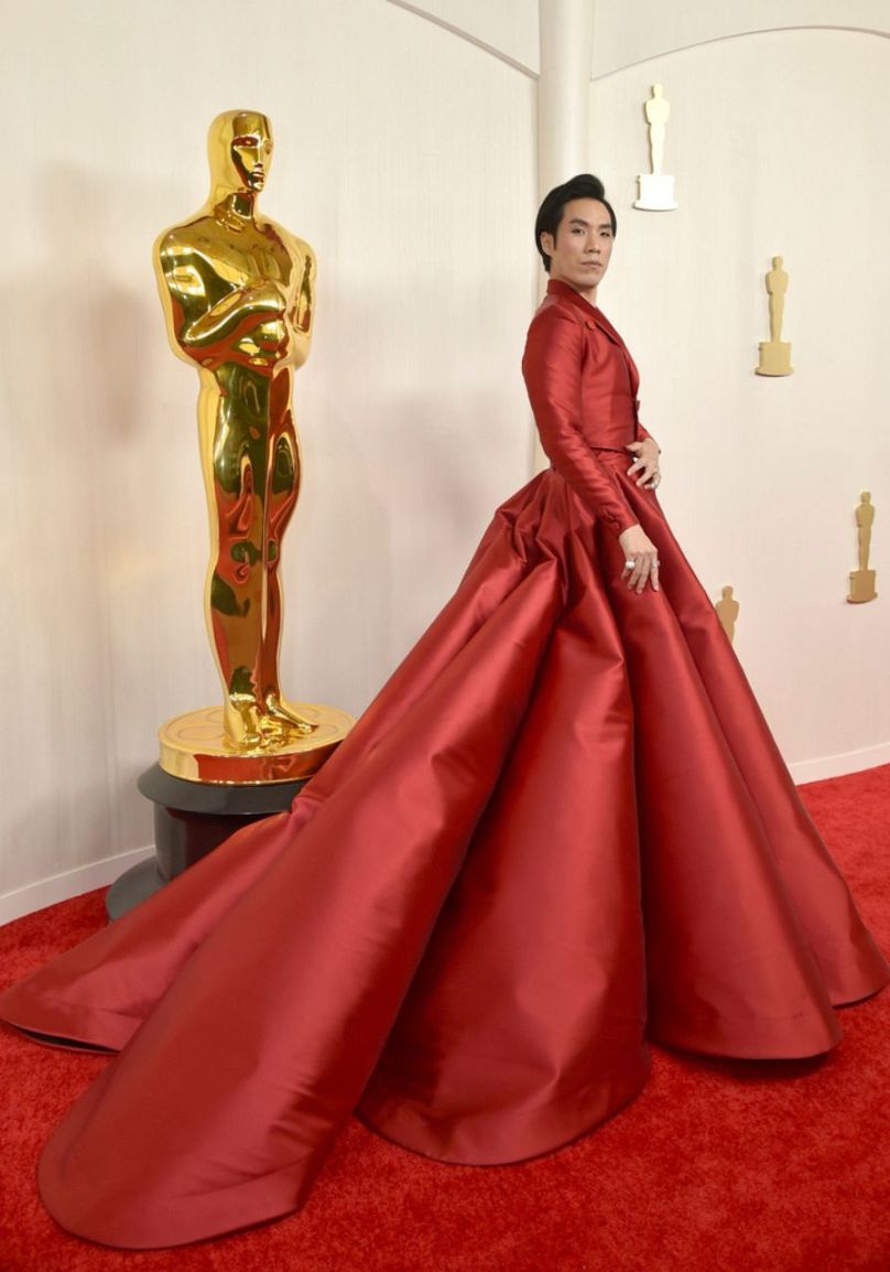 Eugene Lee Yang arrive aux Oscars le dimanche 10 mars 2024 au Dolby Theatre de Los Angeles