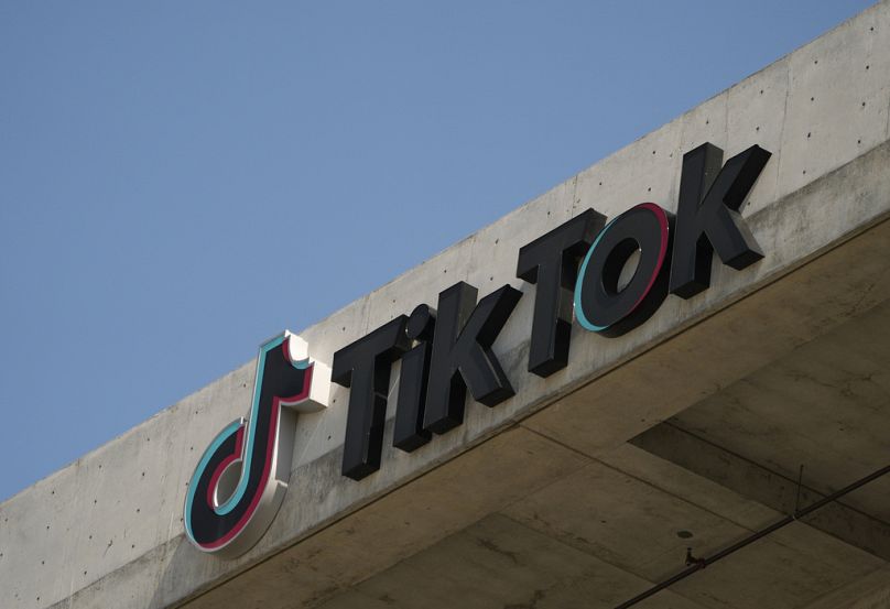 Le logo TikTok Inc. est visible sur leur bâtiment à Culver City, Californie, mars 2024.
