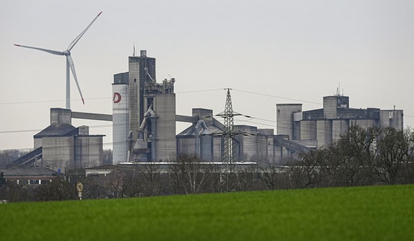 Une usine de production de ciment de Dyckerhoff est photographiée à Beckum, février 2024
