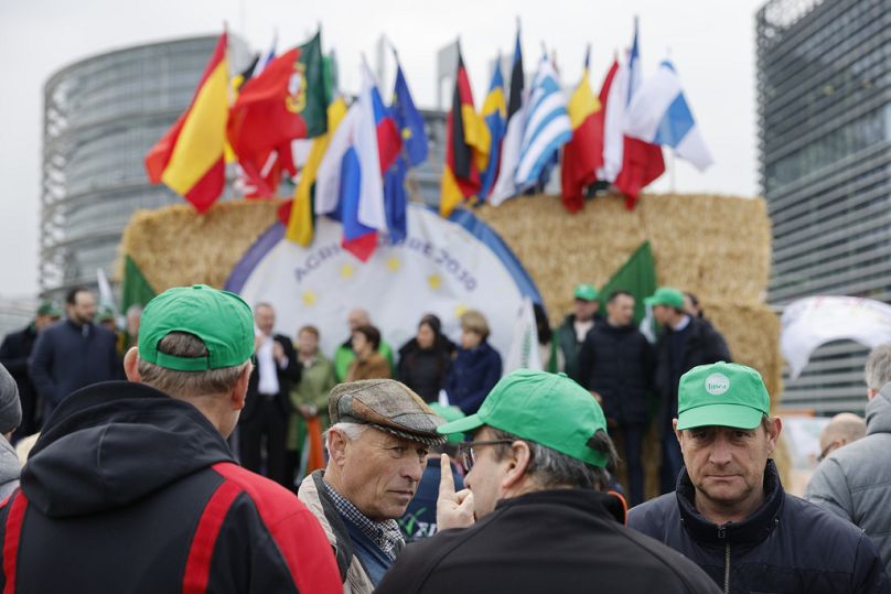 Des agriculteurs se rassemblent devant le Parlement européen à Strasbourg, mars 2024