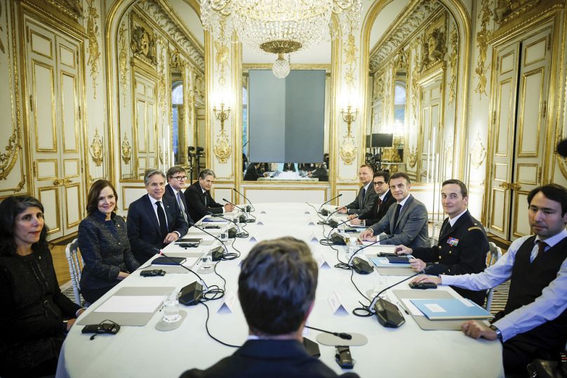 Le secrétaire d'État américain Antony Blinken rencontre le président français Emmanuel Macron à l'Elysée pour des discussions sur l'Ukraine et la stabilisation d'Haïti
