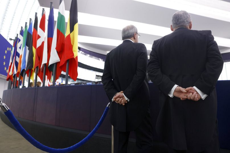 Les huissiers se tiennent au Parlement européen à Strasbourg, janvier 2023