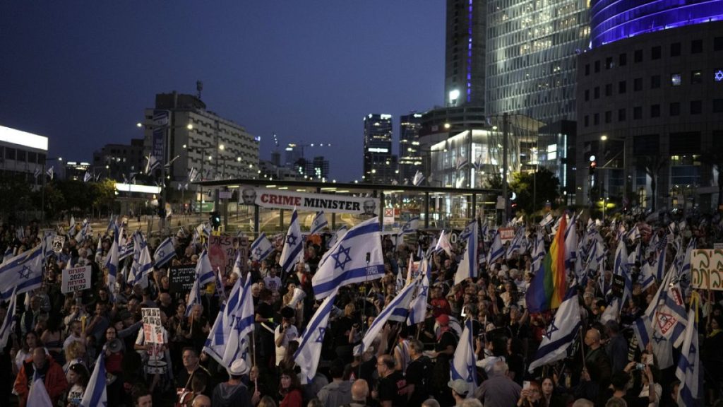 People protest against Israeli Prime Minister Benjamin Netanyahu