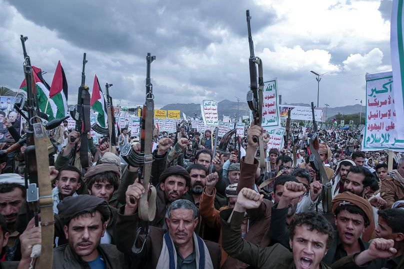 Les partisans des Houthis à Sanaa, au Yémen, manifestent à l'occasion de la Journée de Jérusalem en soutien aux Palestiniens de Gaza.  5 avril 2024.