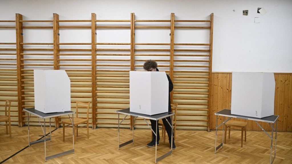 Slovakians vote in second presidential round