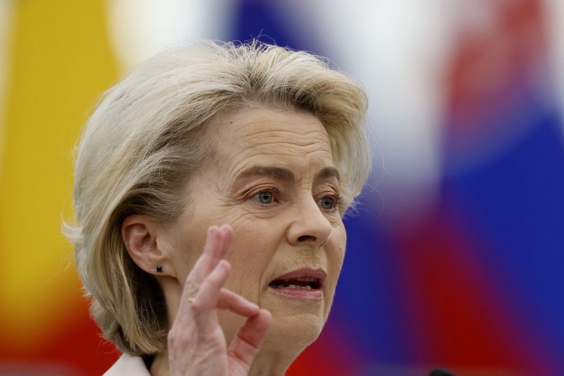 La présidente de la Commission européenne Ursula von der Leyen s'exprime lors d'une session au Parlement européen à Strasbourg, avril 2024