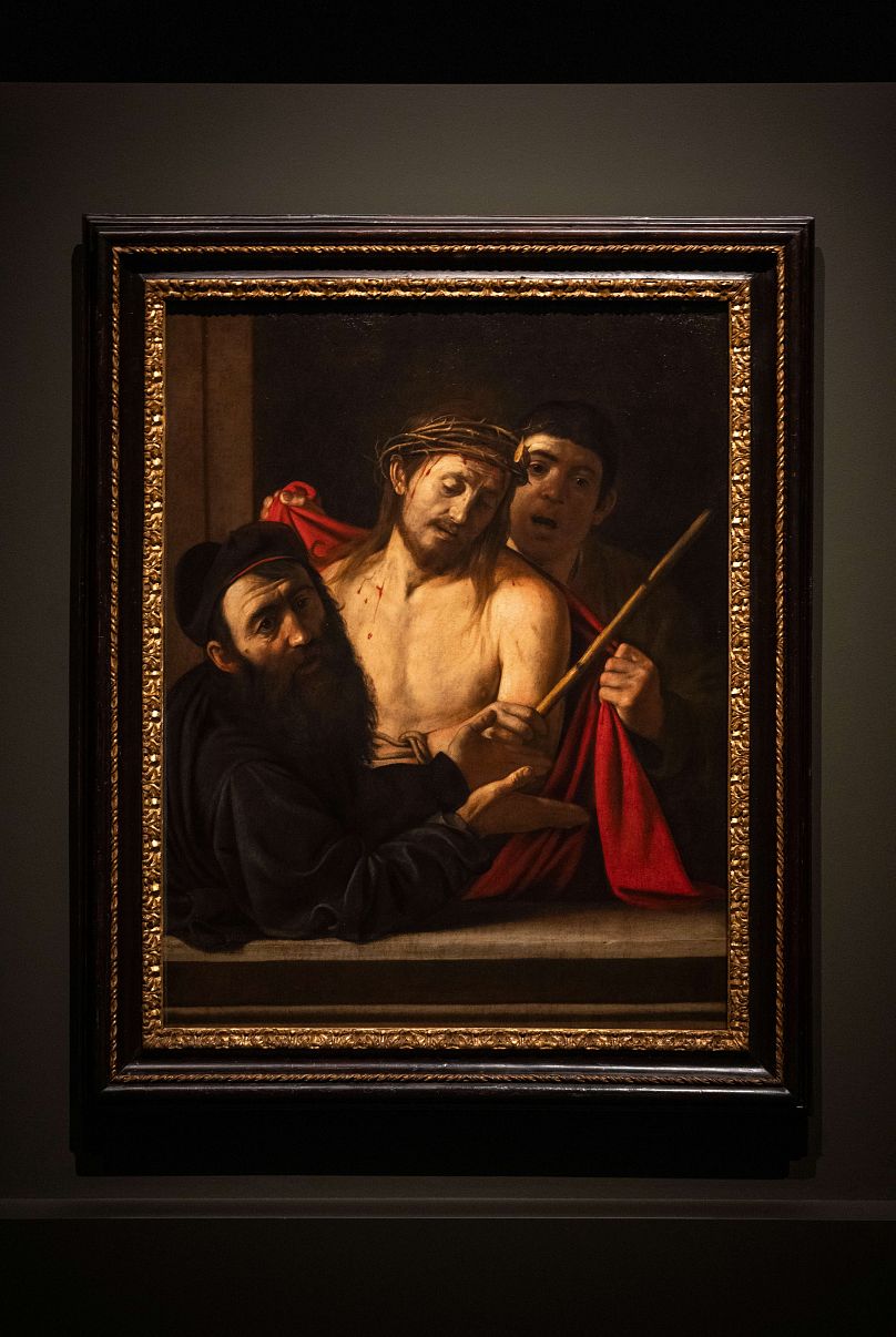"Ecce Homo" (latin pour Voici l'homme) de Michelangelo Merisi da Caravaggio est dévoilé au public pour la première fois au Musée espagnol du Prado à Madrid le lundi 27 mai.