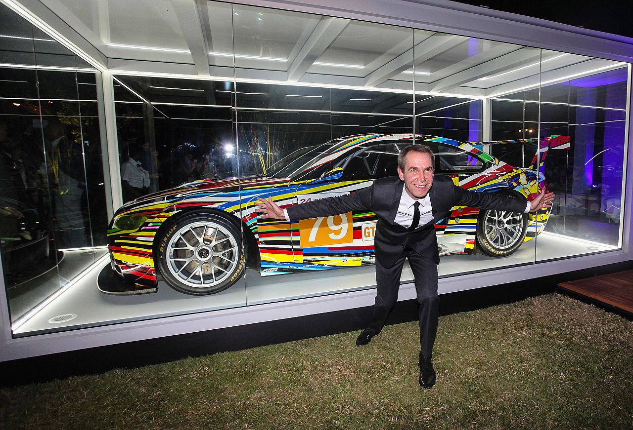 L'artiste Jeff Koons dévoile la première nord-américaine de sa BMW Art Car (BMW M3 GT2) dans les jardins botaniques de Miami Beach en 2013.