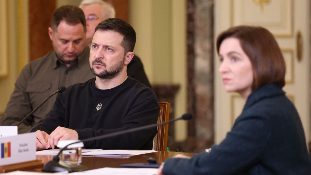 From left to right: Volodymyr ZELENSKYY (President of Ukraine), Maia SANDU (President of Moldova)