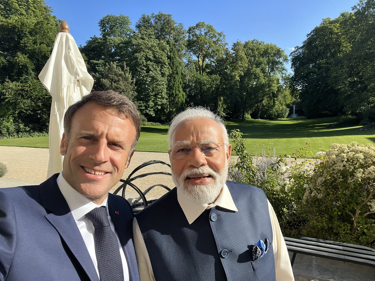 India has concluded the world's largest elections! Congratulations @narendramodi, my dear friend. Together we will continue strenghtening the strategic partnership that unites India and France.