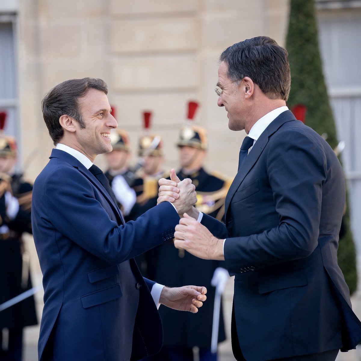 Félicitations cher @markrutte pour ta nomination à la tête de l’OTAN, à l'heure où l'Alliance est plus nécessaire que jamais. Ensemble, avec les Alliés, nous continuerons de défendre la sécurité de l’Europe.