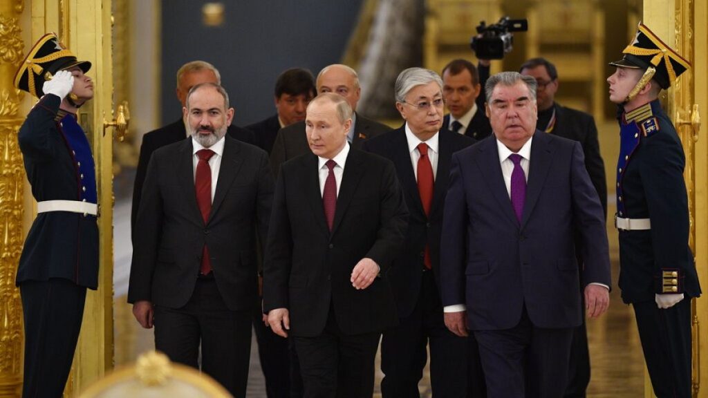 Armenian Prime Minister Nikol Pashinyan with Russian President Vladimir Putin at CSTO meeting in Moscow, May 16th 2022