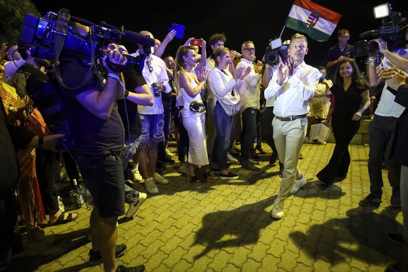 Le principal candidat aux élections européennes du Parti Respect et Liberté (TISZA) Peter Magyar assiste à la soirée électorale du parti après le Parlement européen et les élections locales