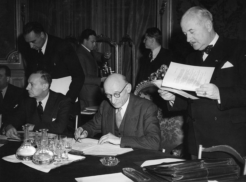 Robert Schuman (photo au centre) est considéré comme l'un des pères fondateurs de l'Union européenne.
