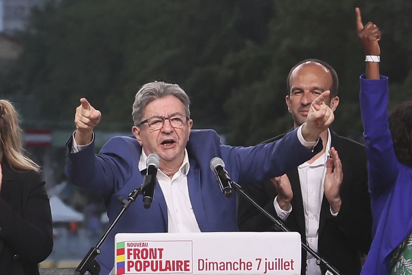 Jean-Luc Mélenchon, fondateur de La France Insoumise (LFI), prononce son discours après le second tour des élections législatives, dimanche 7 juillet 2024. 