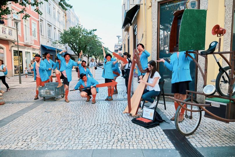 Artistes de rue à Braga pour l'ouverture de l'UCCN