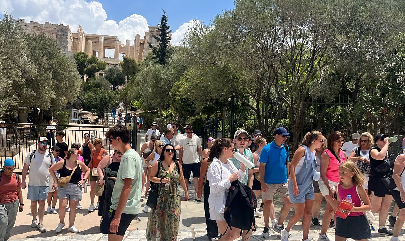 Touristes à l'Acropole 