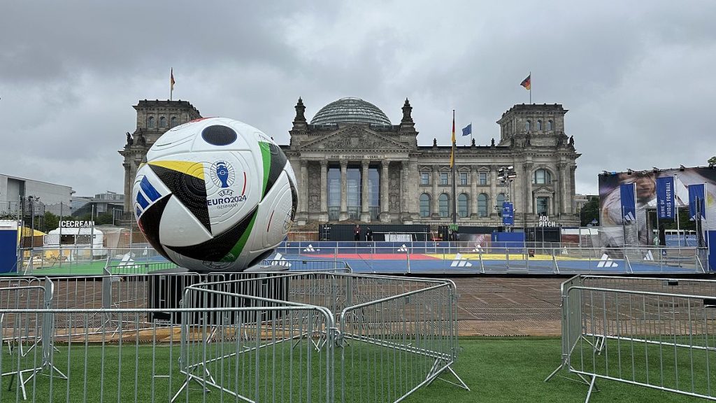 Fan zone at the Reichtstag in Berlin.