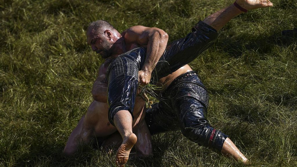 En images : Des combattants huilés s'affrontent lors du 663e championnat de lutte turc