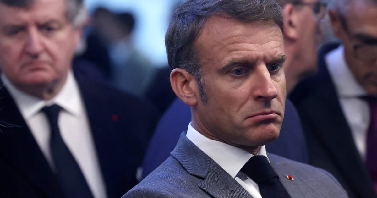 Affaibli, Macron reste discret au sommet de l'OTAN