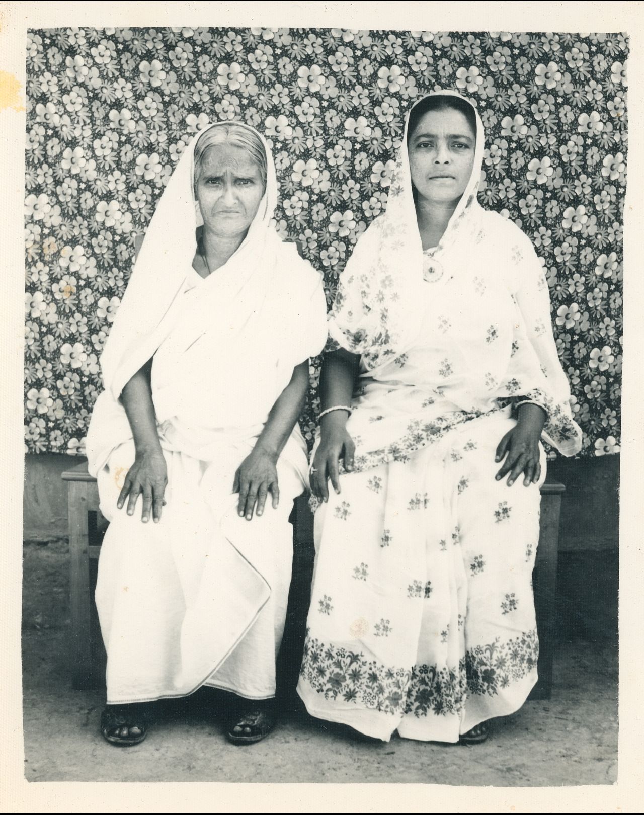 Shanaz Siddiqa-Baeg, Shanaz avec sa mère au Bangladesh, 1981