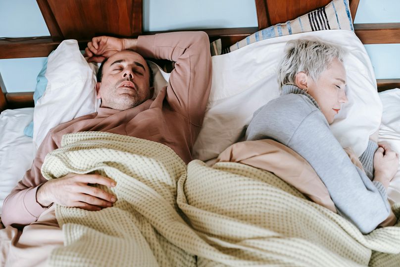 Dormir ensemble peut rendre les couples plus irritables l’un envers l’autre